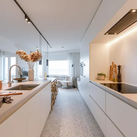 Huswell - Elegant And Stylish Retreat With Sea View Appartement Oostende