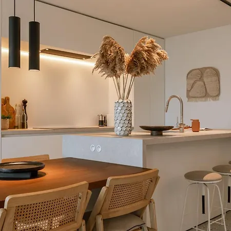 Huswell - Elegant And Stylish Retreat With Sea View דירה *